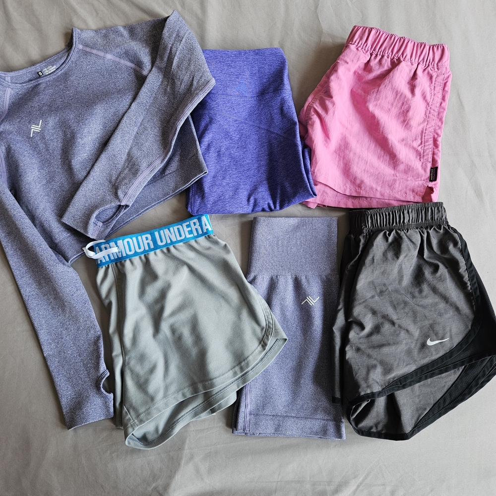 Take All – Sporty Wardrobe Bundle (Size S)” o “Grab It All – Activewear Wardrobe